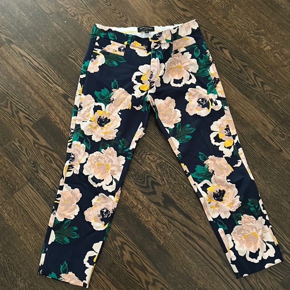 Banana Republic Pants - Gorgeous floral trousers - 6petite